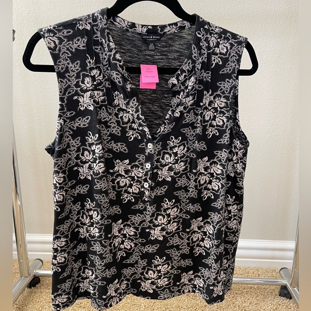 Lucky Brand Top Black/White Floral Print L/G - EUC (128)
